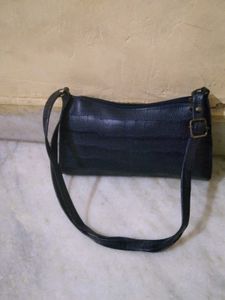 Black Hanging Bag