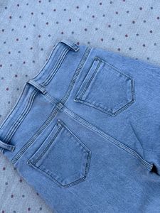 Light Wash Denim Jeans - Size 28