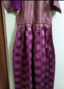 Ethnic gown with lining