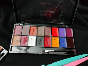 Mars Lipstick Palette