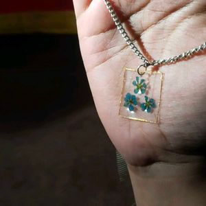 Floral Resin Pendant Necklace