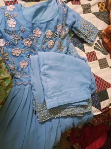 Anarkoli Suits Middle Cut With Trouser