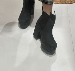 Completely New Black ankle Boots