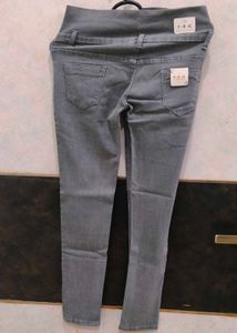 Gray High-Waisted Skinny Jeans