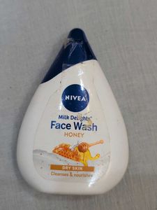 Nivea Milk Delights Face Wash