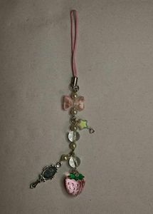 CUTESY PINK PHONE CHARM🌷🍓