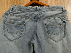 Light Blue Jeans (32)