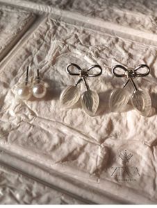 Earrings with Second Sted