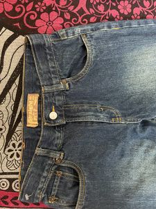 Levis Straight fit jeans