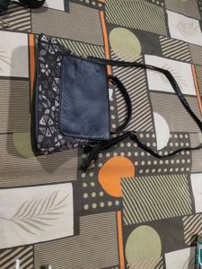 Women Flap Handbag Cum Sling