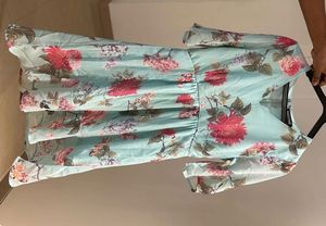 Fixed price, cute little flowery  dress