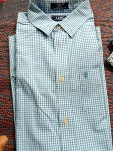 IZOD Blue &amp; White Checked Button-Down Shirt