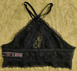 Victoria&#39;sSecret Black Lace High-Neck Bralette