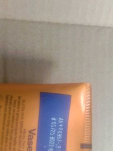 Sunscreen Body Lotion With Gluta Hya