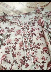 🌸Floral Short Kurti 🌸