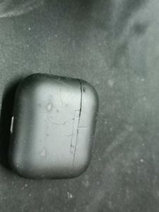 Used Boat Airdopes - Black One Of Airpod Is Broken