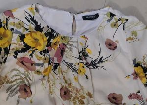Harpa Beautiful Floral Top Just Tag Lost