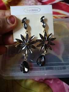 Ad Earrings (Black)