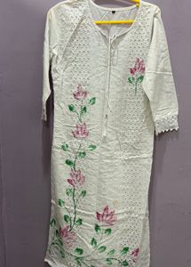 White Floral Embroidered Kurti
