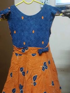 Girl&#39;s Outfit Set - Blue Top &amp; Jeans