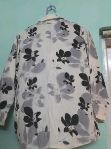 Two piece shirt and tank top, Size S-M