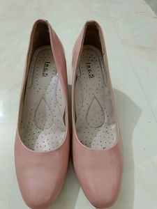 Inc.5 Nude Pumps