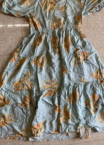 V-neck max Dress