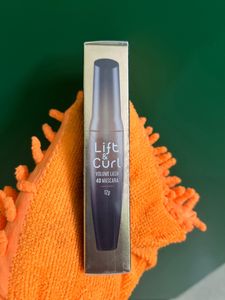 Dot And Key Combo With Swiss Beauty Mascara