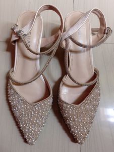 TRENDY WOMAN BLOCK HEEL