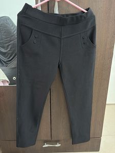 Stylish Black Capri Pants