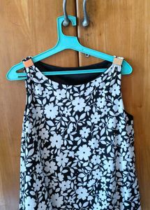 Floral Print Sleeveless top with metallic detail