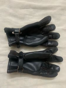 Black Leather Gloves