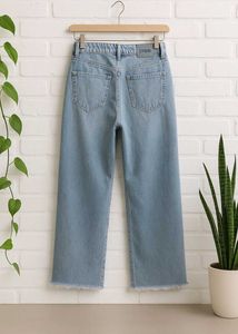 Wide Leg Cropped Jeans