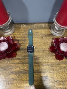Apple Watch SE series 2nd Gen with Green Strap