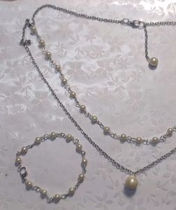 Pearl &amp; Silver Jewelry And Bracelet Set