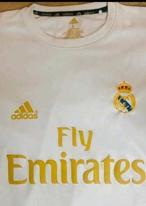 Adidas Tshirt