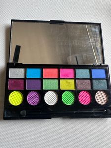 Makeup Revolution Salvation Eyeshadow Palette