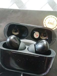 Black Earbuds