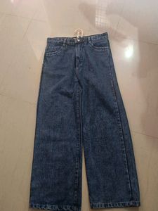 Wide Legged Jeans
