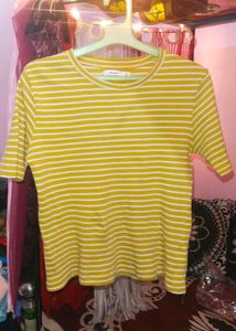 Basic Yellow And White Lining Tee🤍💛