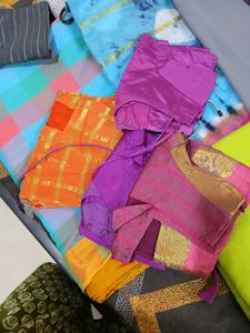 Sarees With Extra Blouse