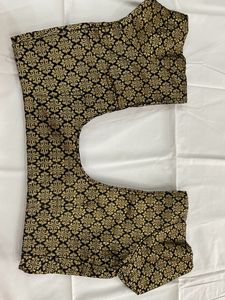 Pretty Black Saree With Golden Border..