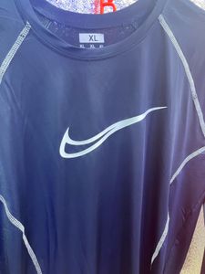COMPRESSION T-SHIRT