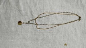 Golden layered chain