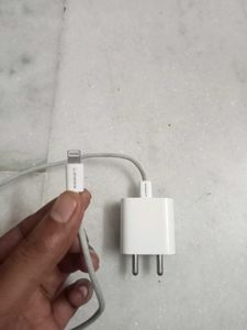 NEW AND ORIGINAL 20 WATT MOBILE CHARGER APPLE