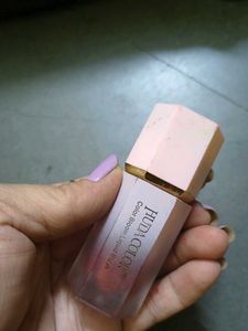 Huda Color Liquid Blush