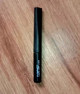 M.A.C Liquid Last Eyeliner