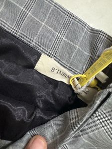 Women Gray Plaid Belted Mini Skirt