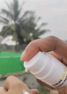 Price Dropped 💞✨New Cos-IQ Sunscreen