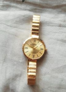 women watch
